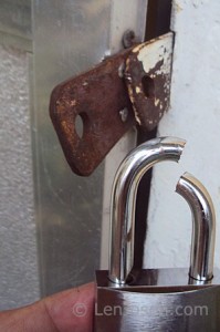 broken-padlock